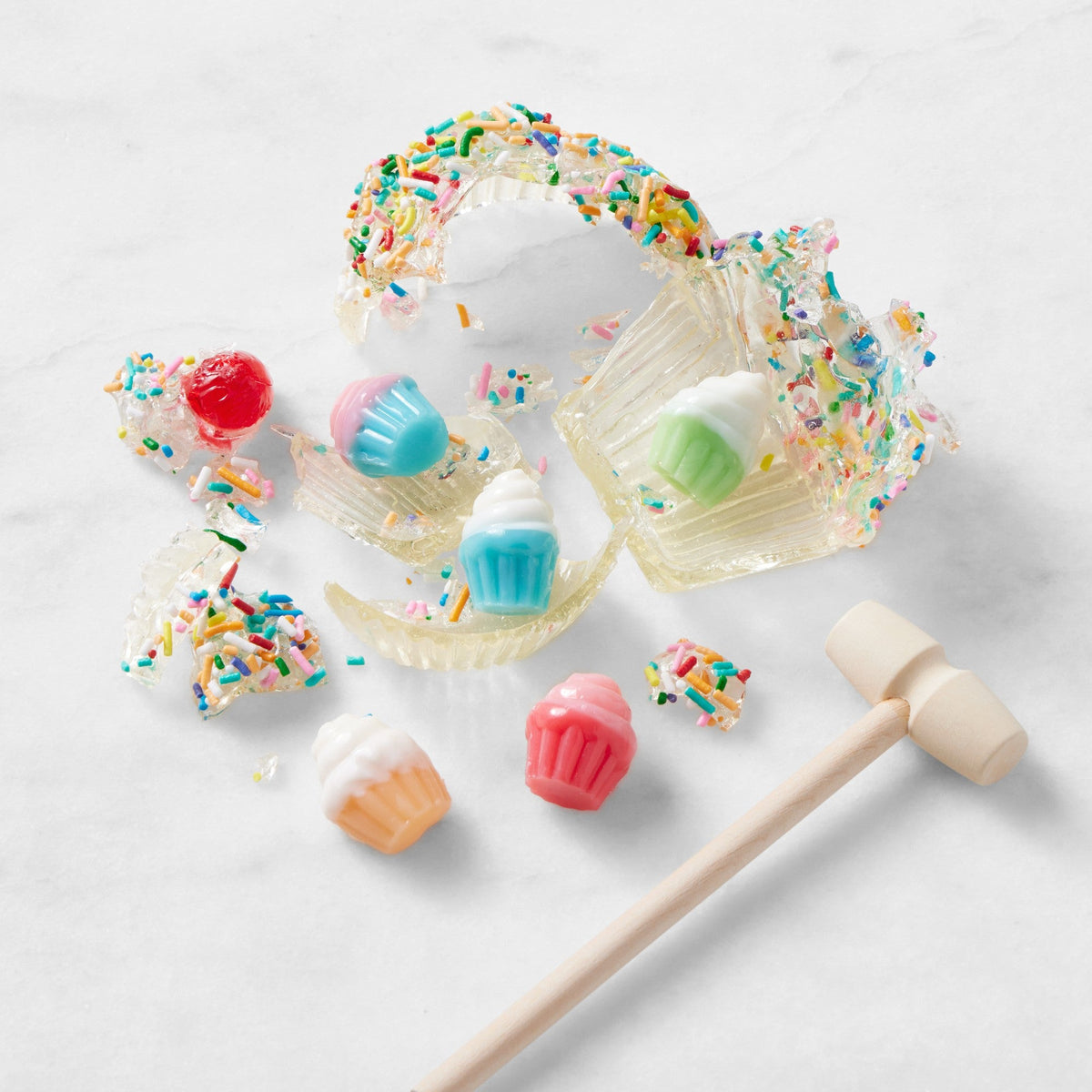 Hollow - Smash Candy Cupcake with Gummy Cupcakes